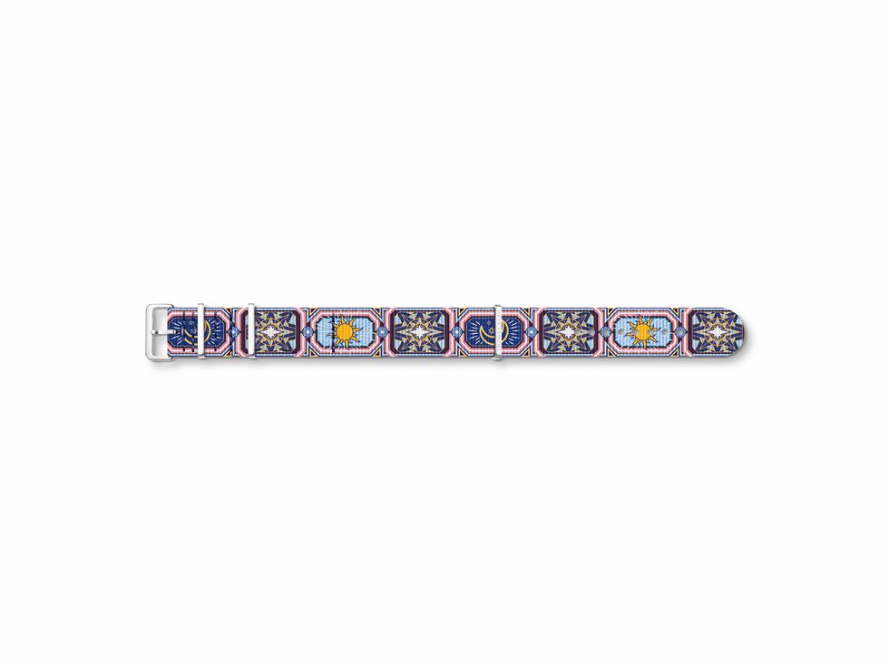 Mehrfarbiges Uhrenarmband aus Textil mit Edelstahl-Schließe von Thomas Sabo, Modell ZWA0323-276-7-20 mm, verziert mit grafischen Mustern und Designs.