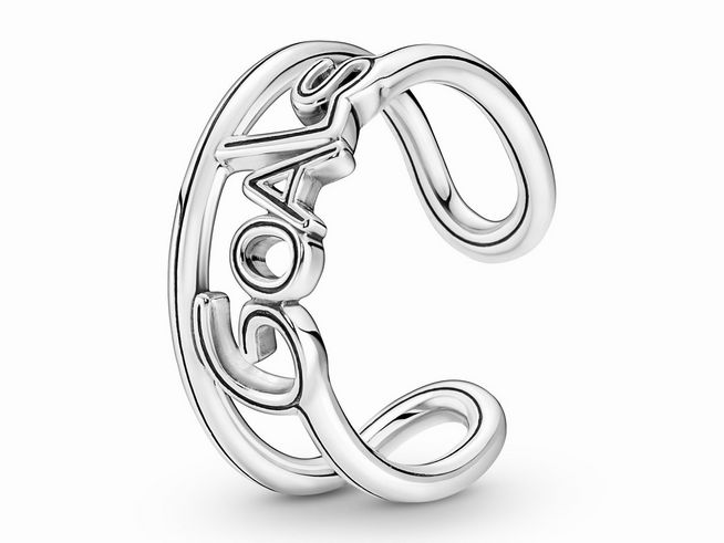 Ein offener Ring von Pandora aus Sterling Silber in Größe 56, mit dem Schriftzug Goal, verstellbar und modern gestaltet. Perfekt für einen individuellen Look.