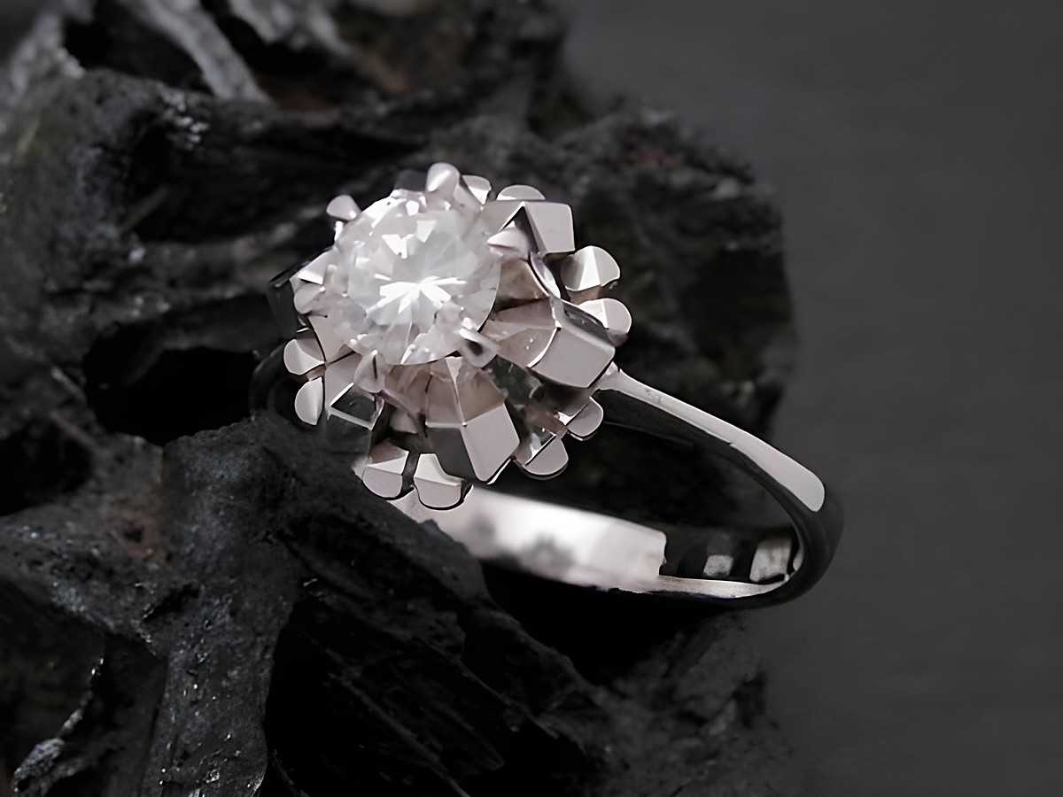 Weißgold Ring herausragend Gold 585 Zirkonia Goldring Gr. 50,5 Hersteller Juwelier Harnisch bis Gr. 52/17. Der Ring hat einen funkelnden Zirkonia in schöner Fassung.