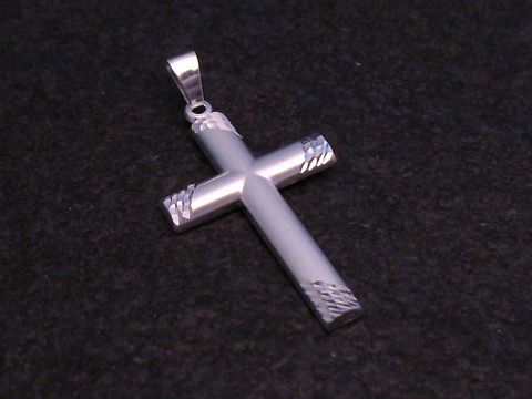 Anhänger Kreuz aus Sterling Silber, wunderschön mit Muster, hergestellt von Juwelier Harnisch, bietet eine elegante und zeitlose Ausstrahlung, ideal als Schmuckstück für besondere Anlässe.