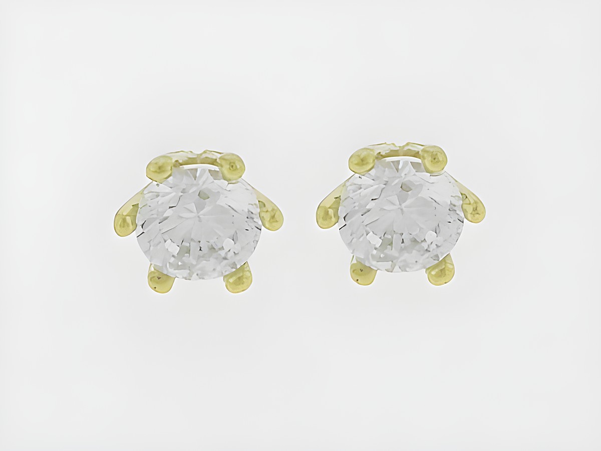 Ohrringe Gold 333 rund reizend Stecker Zirkonia Hersteller Juwelier Harnisch zeigt elegante Ohrstecker mit funkelnden Zirkonia in goldfarbener Fassung.