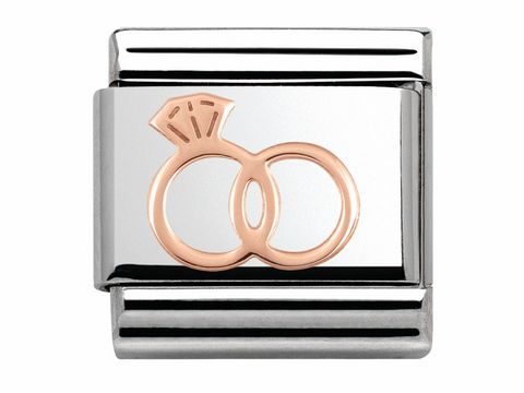 Roségoldenes Symbol von Eheringen, elegant auf einem silbernen Hintergrund dargestellt, von der Marke Nomination, ideal für Schmuckliebhaber und als Geschenk.