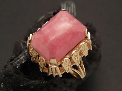 Goldring hinreißend Gold 333 mit Rhodochrosit in Größe 55, Hersteller Juwelier Harnisch, bis Größe 56/18.
