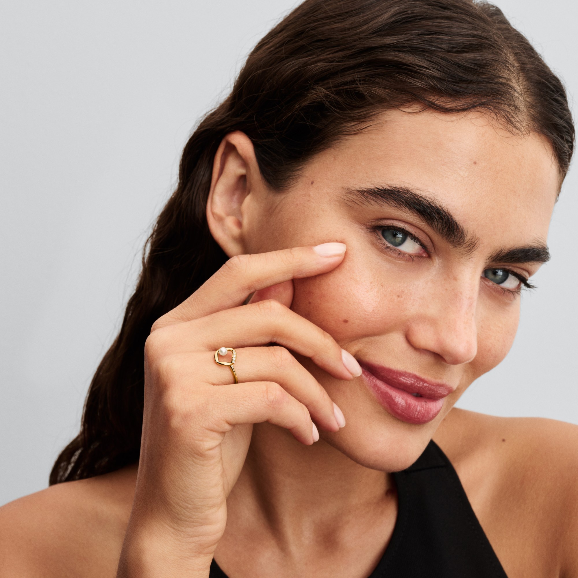 Pandora ESSENCE - organisch geformter Pavé-Ring mit Zuchtperlen - Gelbgold Vergoldung – Ansicht 4