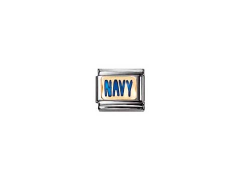 Ein emaillierter Charm von Nomination mit der Aufschrift NAVY in blauer Schrift auf einem weißen Hintergrund, umgeben von einem silbernen Rahmen.