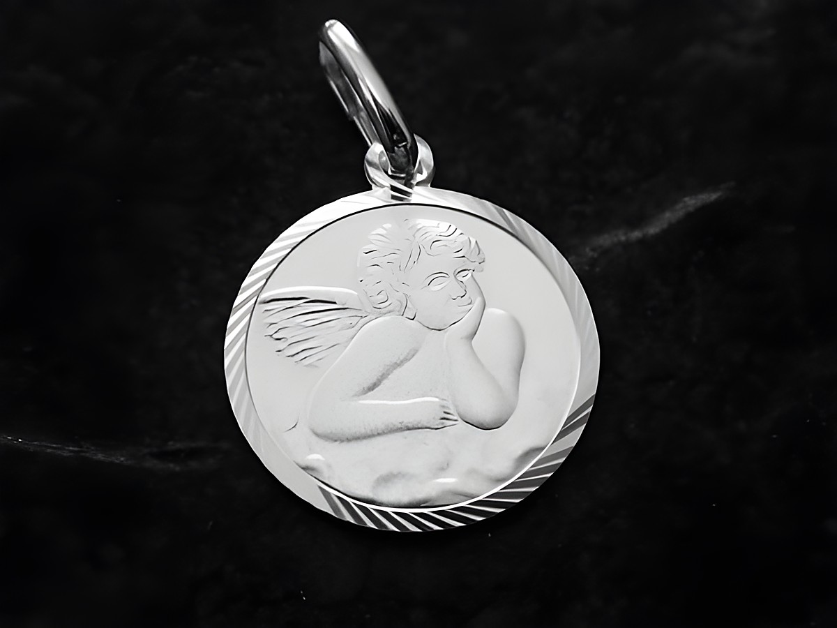 Sterling Silber Anhänger in Form eines Schutzengels, detailreich mit geflügeltem Engel dargestellt, von Juwelier Harnisch, glänzende Oberfläche und geschwungene Kante.