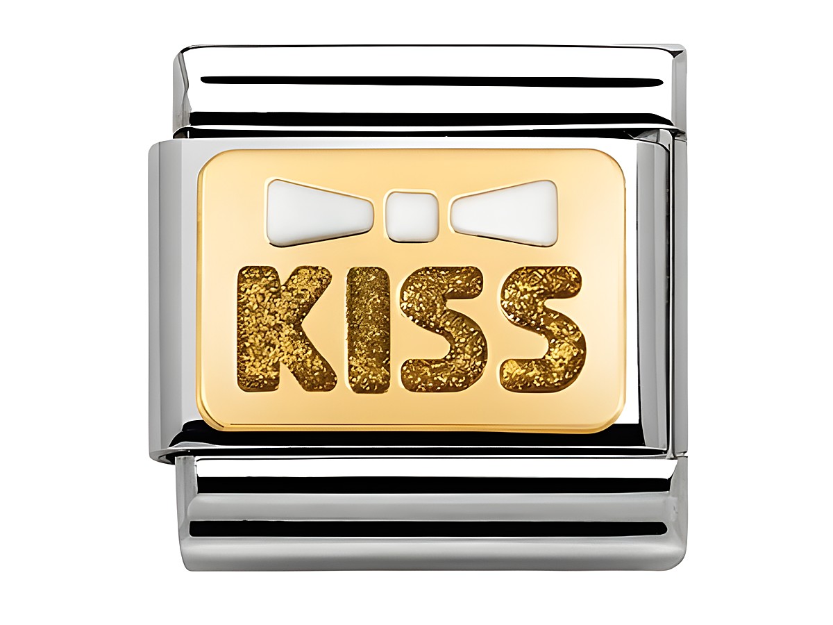 Classic Anhänger mit goldfarbener Emaille und KISS Schriftzug, verziert mit einer weißen Schleife, gefertigt von Nomination, ideal für stilvolle Akzente.