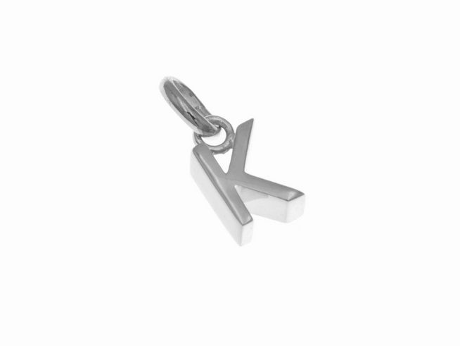 Anhänger aus Sterling Silber in Form des Buchstabens K, poliert und rhodiniert, hergestellt von Juwelier Harnisch. Ein elegantes und modernes Schmuckstück.