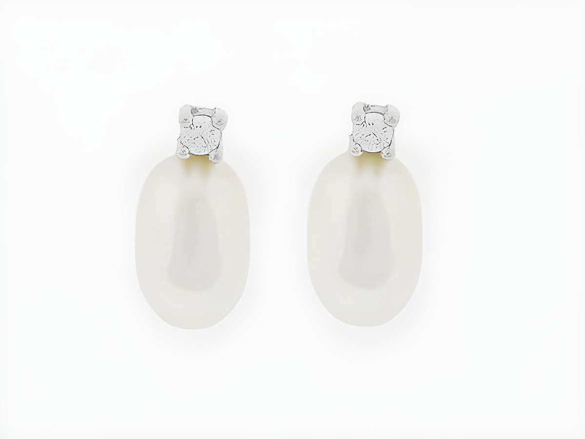 Ohrringe Silber rhod. - Oval - Stecker Süßwasser Zuchtperle + Zirkonia, Hersteller: Juwelier Harnisch, elegante Perlen Ohrringe in ovaler Form mit funkelnden Zirkonia.