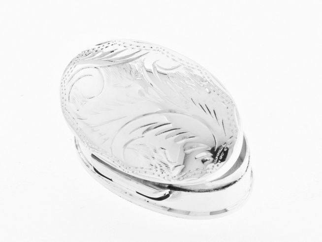 Dose Oval Muster - Silber 925 - zeitlos, Hersteller: Juwelier Harnisch, ohne Stein, mit elegantem, graviertem Design auf der Oberfläche und einem kompletten, geschlossenen Boden.