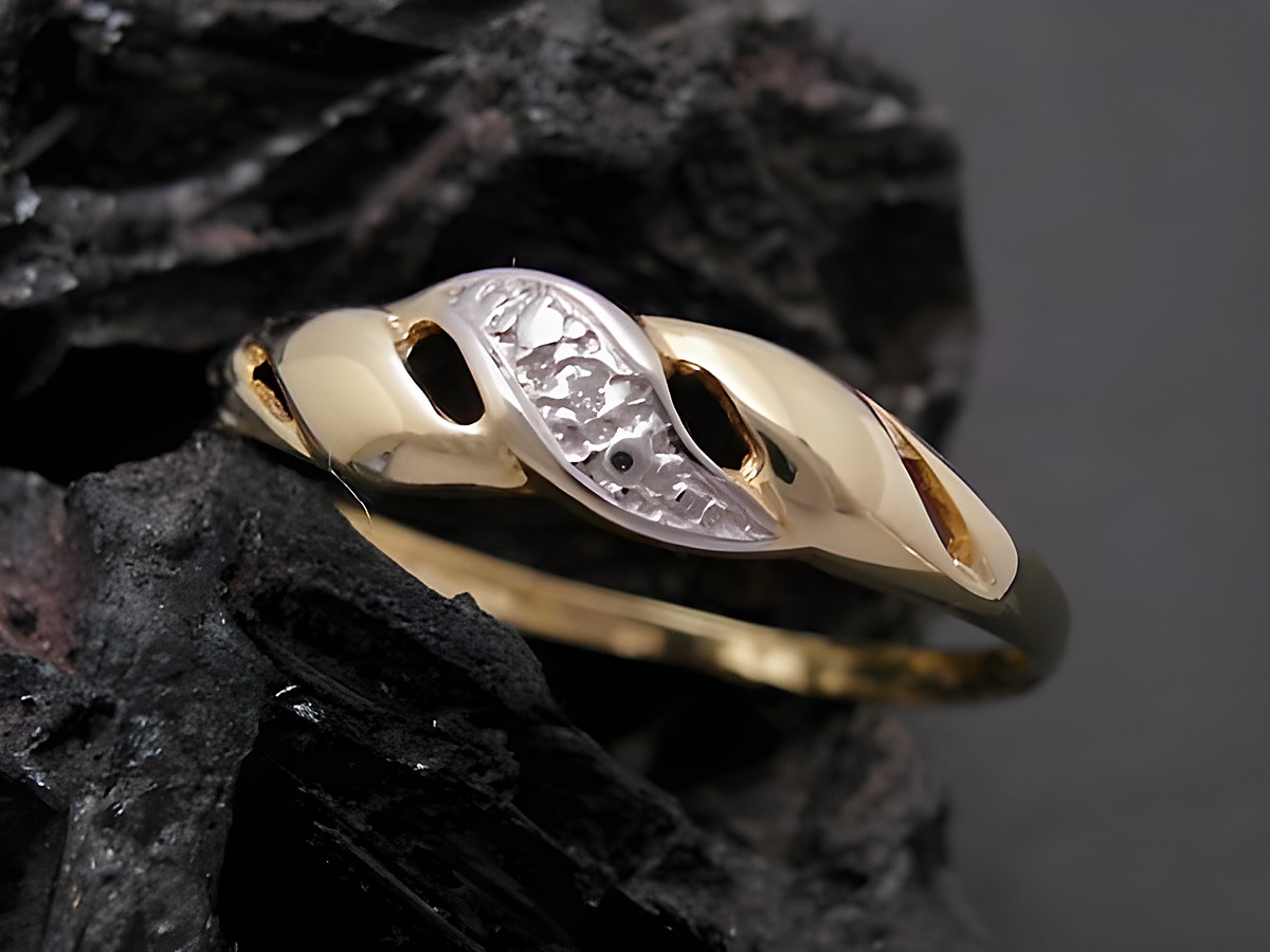 Gold Ring nobel Gold 585 bicolor mit Diamant, eleganter Goldring in Größe 48, Hersteller Juwelier Harnisch, bis Größe 50/16 geeignet.