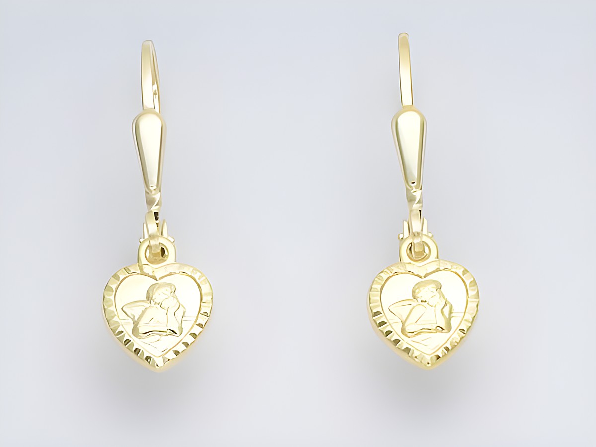 Goldohrringe in Herzform aus 333 Gold mit Engel-Hänger, Hersteller Juwelier Harnisch, Ohrhänger ohne Stein. Stylische und elegante Damenschmuckstücke.