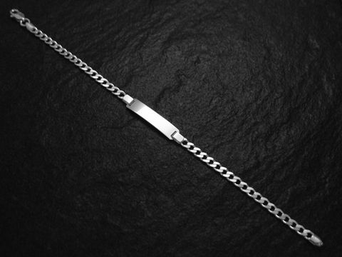 Gravur Armband 21 cm aus 925 Sterling Silber von Juwelier Harnisch für Männer, mit einem schlichten Gliederdesign und einer flachen Gravurfläche für persönliche Beschriftungen.