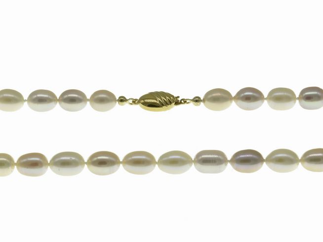 Perlenkette aus Süßwasser-Zuchtperlen in ovaler Form, Größe 8 x 11 mm, mehrfarbig, 46 cm lang, mit Verschluss aus Gold 585, hergestellt von Juwelier Harnisch, bunt.