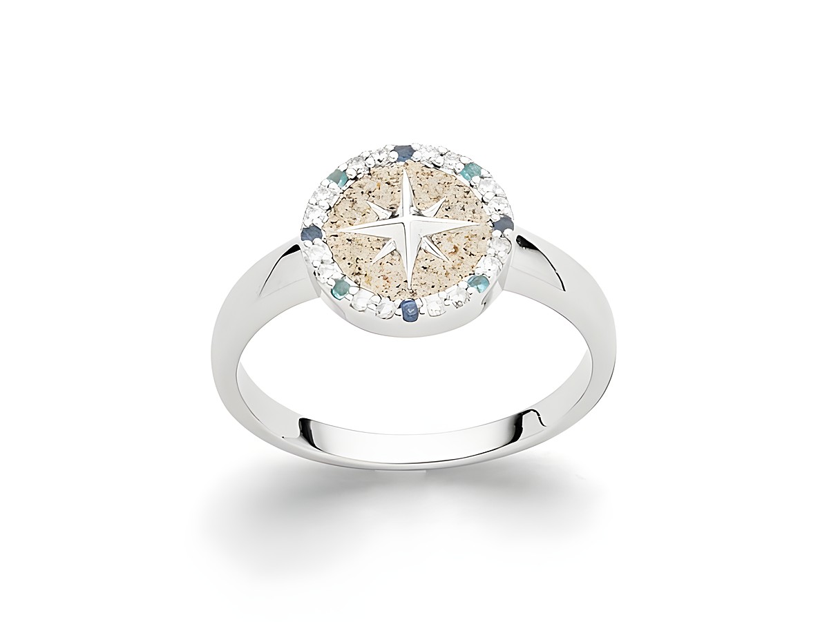 Silberner Ring mit rhodiniertem Finish, runder Kopf allopiert mit Strandsand und Zirkonia, Größe 58, bietet elegantes Design und maritimen Charme. Ideal als modisches Accessoire.