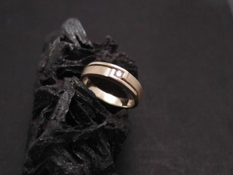 Gold Ring bildschön aus Gold 333 mit Zirkonia in Größe 44,5 vom Hersteller Juwelier Harnisch bis Größe 50.