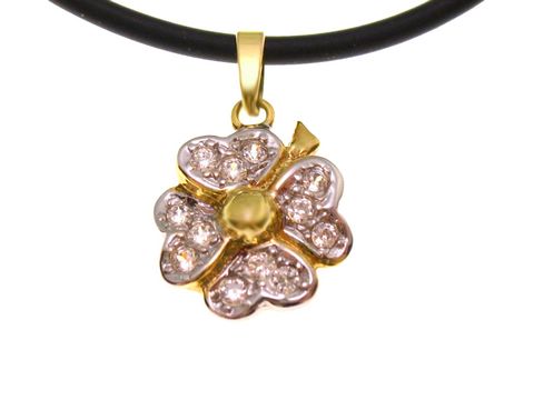 45222-0 Bicolor Kleeblatt Goldanhänger mit Zirkonia von Juwelier Harnisch, glänzendes Design mit goldenen und klaren Steinen, ideal für stilvolle Akzente.