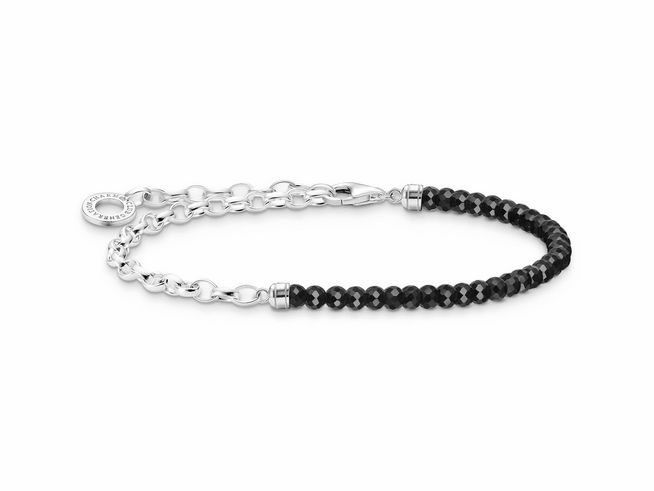 Armband aus Silber und schwarzem Achat von Thomas Sabo, 17 cm lang, kombiniert geflochtene und glatte Elemente für einen eleganten Look. Ideal für stilvolle Akzente im Schmuck.