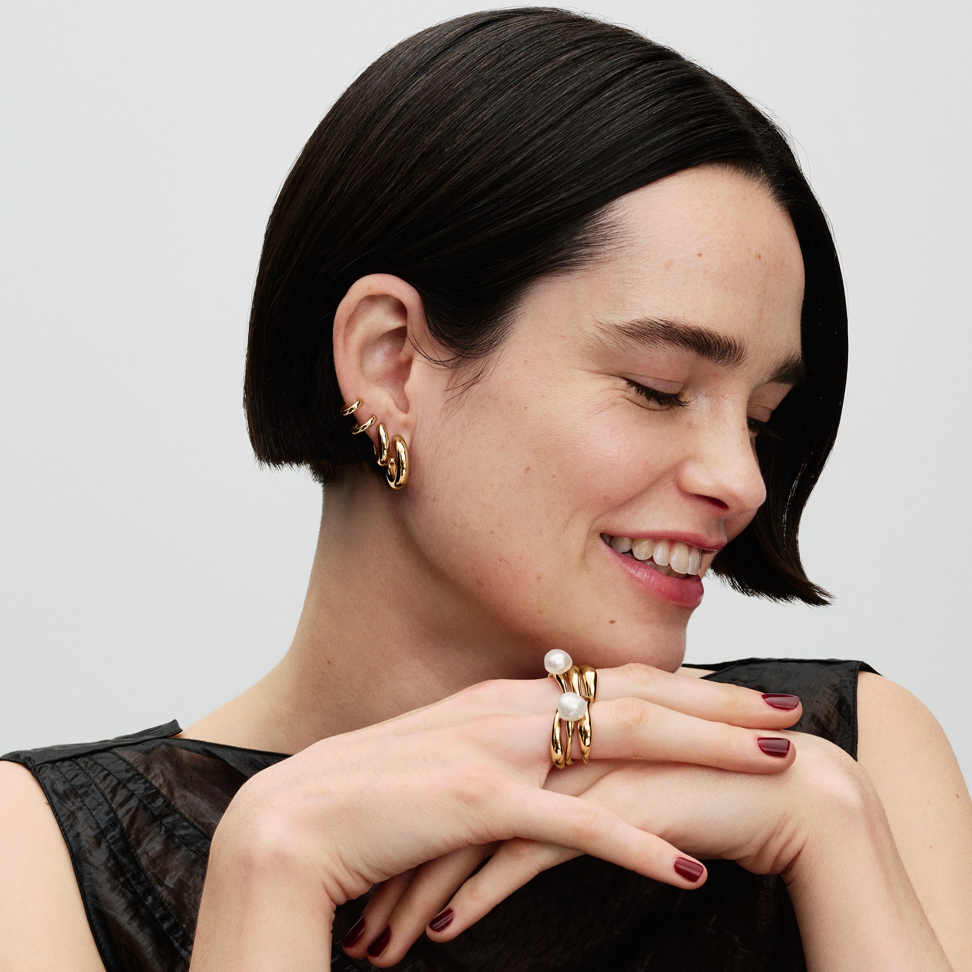Pandora ESSENCE Runde Ohrringe - Gelbgold verg. – Ansicht 3