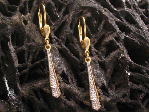 Klassische goldene Ohrhänger bicolor von Juwelier Harnisch, ohne Stein, elegant gestaltet und perfekt für jedes Outfit. Ideal für den Alltag oder besondere Anlässe.