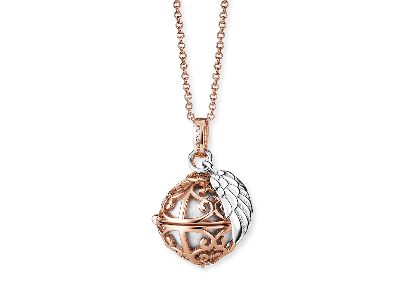 Kette mit einem filigranen Anhänger in Gold und Silber, verziert mit einem Flügel und einer Klangkugel in Perlmuttfarbe, elegantes Design für besondere Anlässe.
