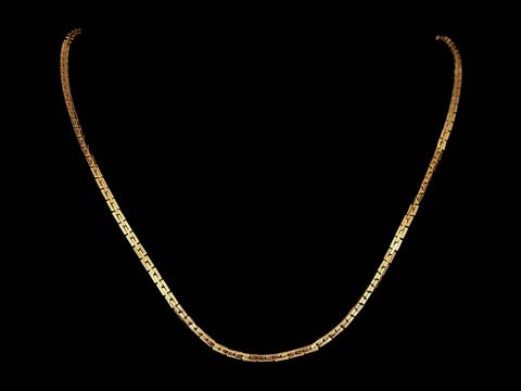 Lange Kette XXL vergoldet im Boston Kettendesign, glänzend und elegant, mit einer Breite von 2,2 mm und einer Länge von 81 cm, hergestellt von Juwelier Harnisch.