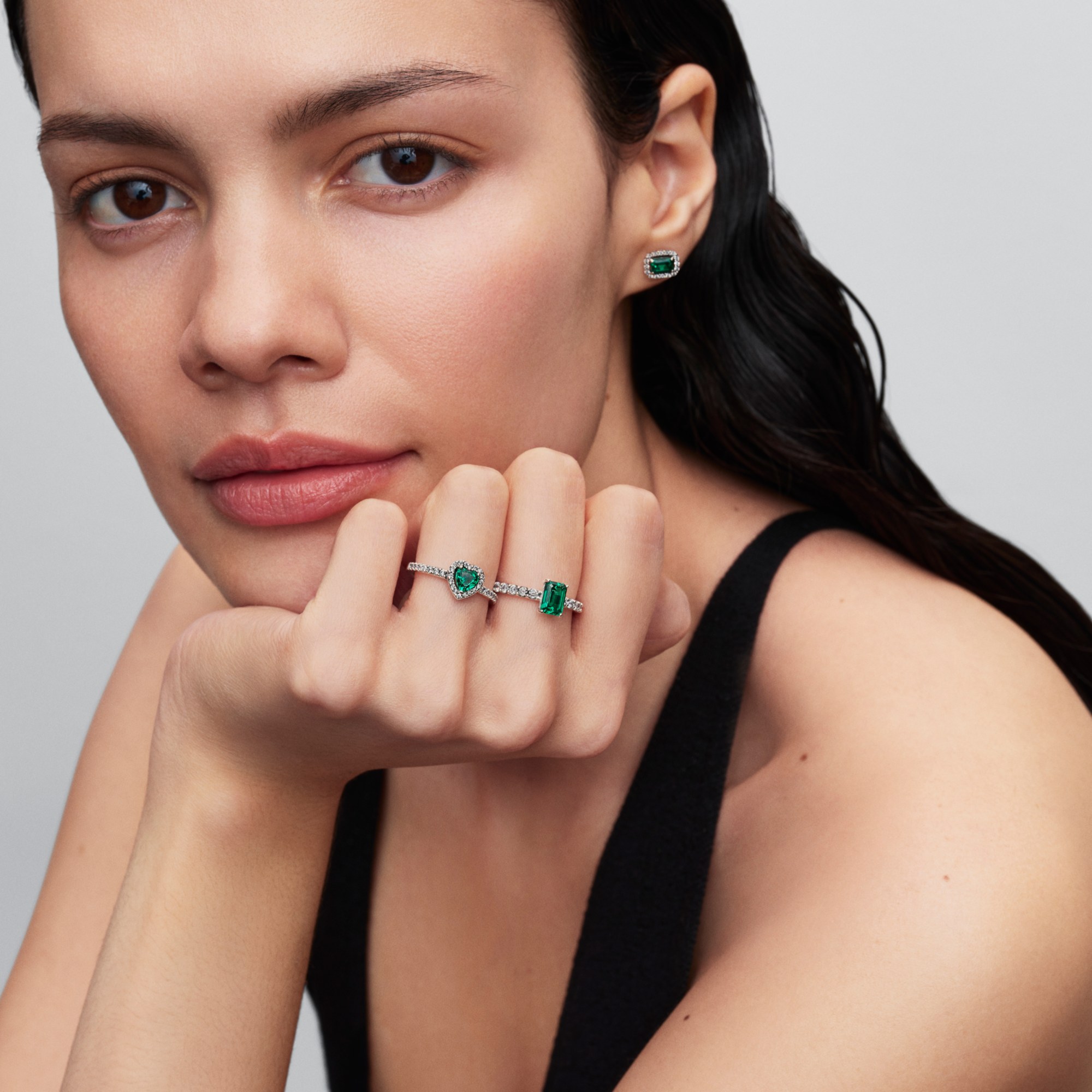 Pandora Funkelndes Rechteck Ohrstecker - Sterling Silber - Steinmix Grün – Ansicht 3