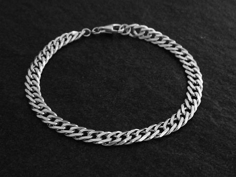 Silberarmband zeitlos 22 cm Panzer, Hersteller Juwelier Harnisch, ohne Stein. Elegantes Design und hoher Tragekomfort für jeden Anlass. Ideal als Geschenk oder für persönliche Ansprüche.