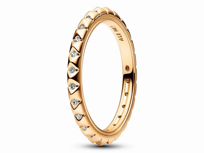 Pyramidenring aus gelbgold Vergoldung mit Zirkonia in Größe 44 von Pandora, elegant und modern im Design, ideal für jeden Anlass, glänzende Oberfläche und auffällige Pyramidenform.
