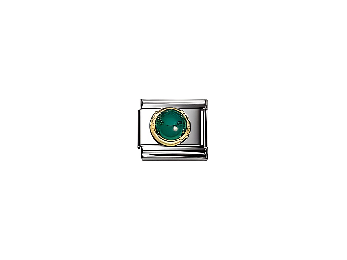 Rundes Nomination Classic Stein Achat Grün 030503 03 mit einem grünen Achatstein in goldfarbigem Rahmen, ideal für personalisierte Armbänder. Hochwertige Verarbeitung und elegantes Design.