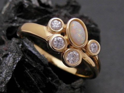 Gold Ring blumig Gold 585 Opal und Zirkonia Goldring Gr. 55 Hersteller Juwelier Harnisch bis Gr. 56/18 feiner und eleganter Schmuck mit funkelnden Steinen und edlem Design.