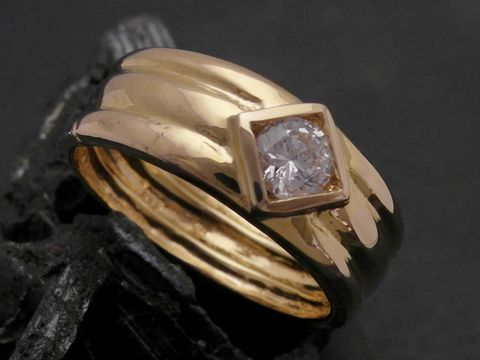 Gold Ring fantastisch Gold 333 Zirkonia Goldring Gr. 57, Hersteller Juwelier Harnisch bis Gr. 58/18,5, eleganter Ring mit funkelndem Zirkonia im facettierten Design.