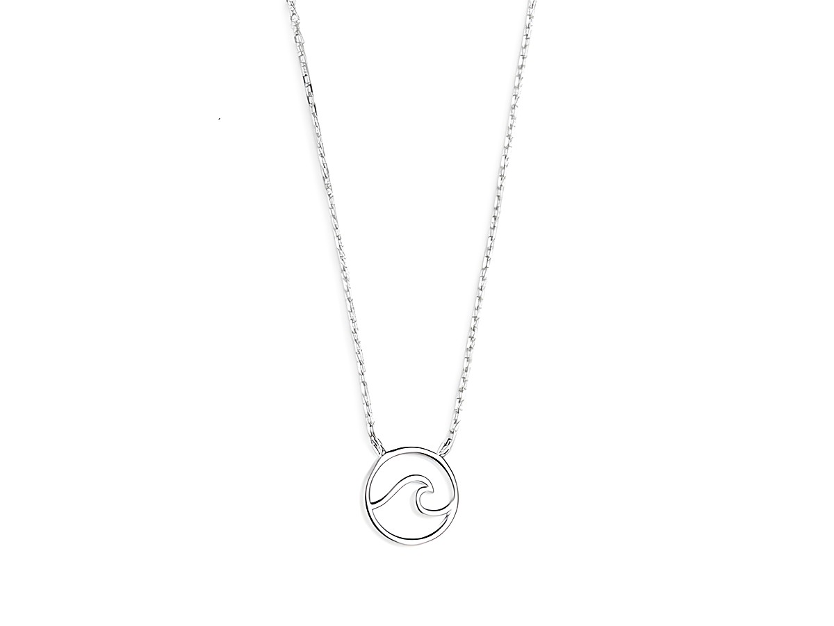 Eine filigrane Xenox Sterling Silber Kette mit einem Wellenanhänger aus der Wanderslust Kollektion, ideal für stilvolle Akzente. Kettenlänge von 40 bis 45 cm.