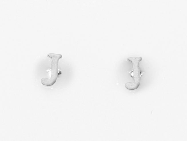 Ohrringe Ohrstecker Buchstabe J aus Silber 925 mit Initialien, hergestellt von Juwelier Harnisch, elegant und modern, ideal für jeden Anlass.