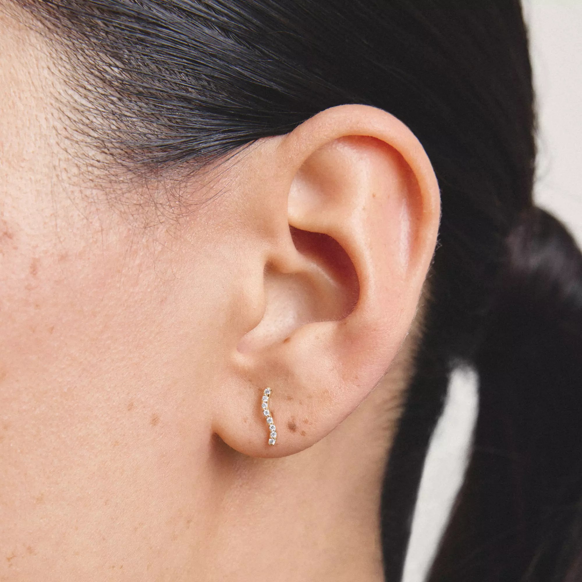 Thomas Sabo Ohrstecker mit weißem Zirkonia – vergoldet – 2,3 mm breit – Ansicht 4