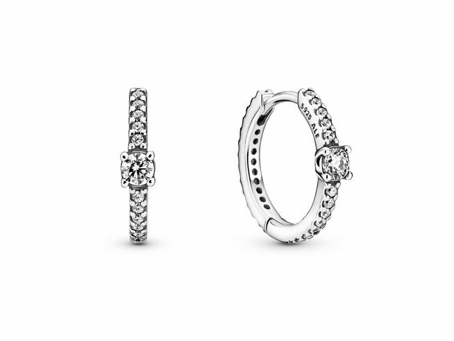 Glitzernde Creolen-Ohrringe von Pandora, Modell 299406C01, aus Silber mit Zirkonia-Besatz, elegant und funkelnd, ideal für besondere Anlässe oder den Alltag.