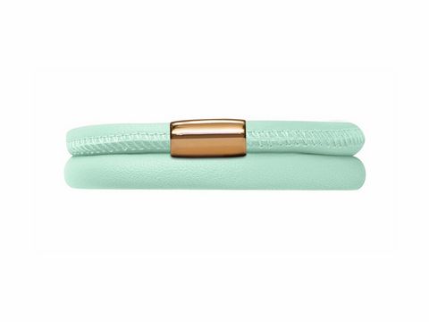 Endless Lederarmband - 12515-40 cm - Mint Double - Edelstahl vergoldet von Endless, zweifach gewickeltes Armband in Mint mit goldfarbener Verschluss.