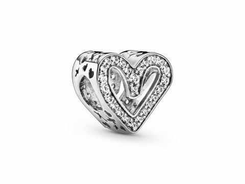 Silberner Pandora Charm in Herzform mit Zirkonia, Modell 798692C01, perfekt für Valentinstag am 14.02., verleiht jedem Schmuckstück eine besondere Note.