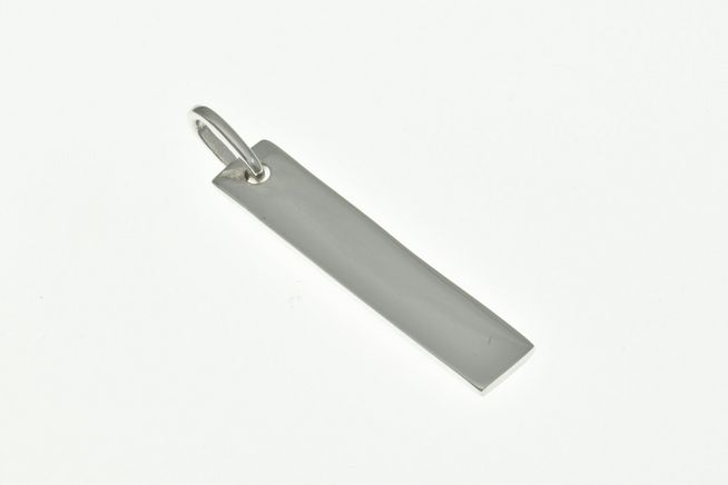 Rechteckiger Anhänger aus rhodiniertem Sterling Silber, schlicht und zeitlos, Hersteller Juwelier Harnisch, ideal für individuelle Gravuren.