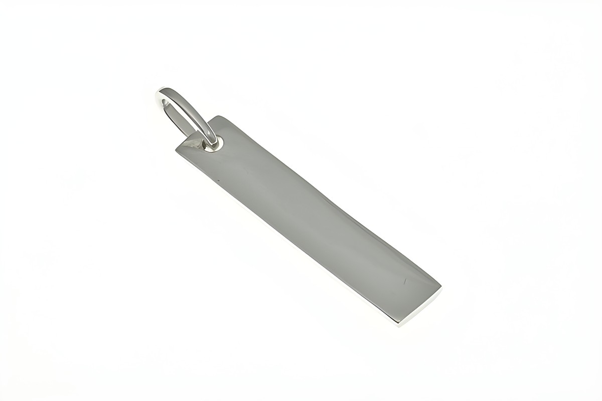 Rechteckiger Anhänger aus rhodiniertem Sterling Silber, schlicht und zeitlos, Hersteller Juwelier Harnisch, ideal für individuelle Gravuren.