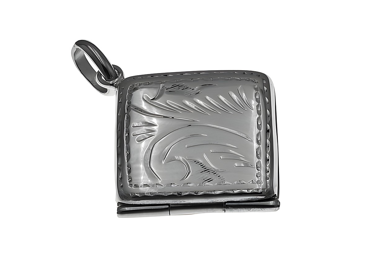 Quadratisches Medaillon aus 925 Sterling Silber, elegant und kunstvoll graviert, Hersteller Juwelier Harnisch, mit einem praktischen Aufklappmechanismus, ideal als Schmuckstück oder Geschenk.