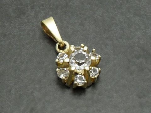 Silber Anhänger vergoldet 13x9mm mit synthetischem Spinell, Hersteller Juwelier Harnisch, zauberhafte Gestaltung mit funkeldenden Steinen, ideal als Schmuckstück für jeden Anlass.