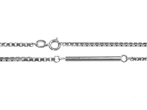 Lange Silberkette Veneziakette mit rhodiniertem Design, 80 cm lang, Hersteller Juwelier Harnisch, zeigt das Mittelteil des Colliers mit verschlungenem Verschluss.