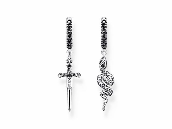 Creolen aus Sterling Silber, geschwärzt mit Zirkonia, zeigen ein elegantes Schwert und eine geschmeidige Schlange, perfekt für einen trendigen Look im Alltag oder besonderen Anlässen.