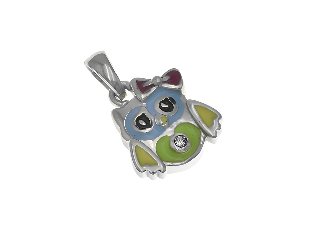 Ein niedlicher Eulenanhänger aus Silber mit rhodinierten Oberflächen, verziert mit Zirkonia und buntem Lack in Blau, Pink, Gelb und Grün, ideal für Kinder, hergestellt von Juwelier Harnisch.
