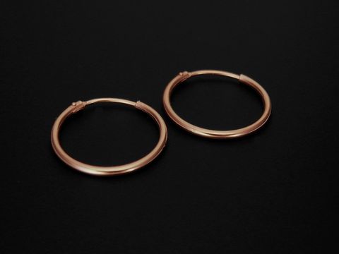 Roségold Creolen 2 cm aus Sterling Silber, roségold vergoldet, mit einem Durchmesser von 25 mm, elegant und modern, ideal für jeden Anlass. Juwelier Harnisch.