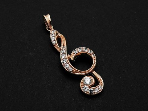 Notenschlüssel Silber Anhänger rosé vergoldet mit Zirkonia verziert, elegant und musikalisch, Hersteller Juwelier Harnisch, ideal für Musikliebhaber.