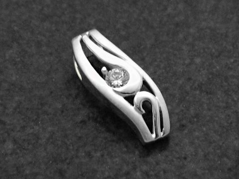 Kultig Anhänger aus Sterling Silber 925 mit Zirkonia, besonderes Design von Juwelier Harnisch, elegant und stilvoll, ideal zum Verschönern von Schmuckstücken.