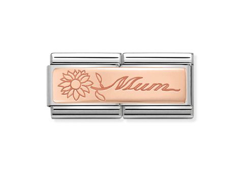 Roségoldenes Charm mit der Gravur Mum und einer floral gestalteten Blume, von Nomination, Design Classic, aus Edelstahl, ideal für persönliche Highlights und Geschenke.