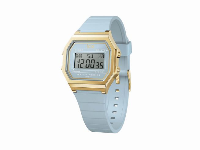 Ice Watch Uhr ICE digit retro - Tranquil blue 022058 Small - Hellblau mit goldenem Gehäuse und digitalem Display, ausgestattet mit Funktionen wie Timer und Wasserresistenz.